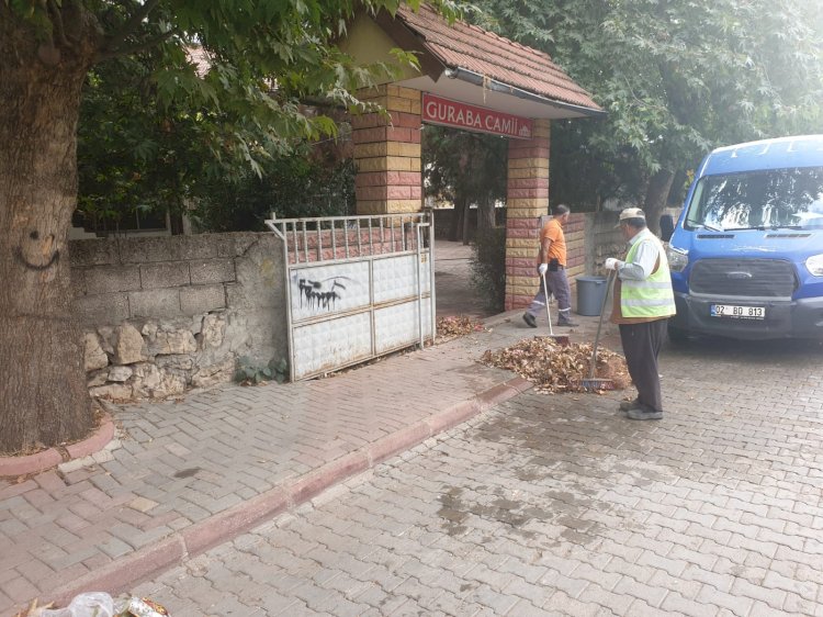 Gölbaşında Cumhuriyet Mahallesinin yolları yıkandı