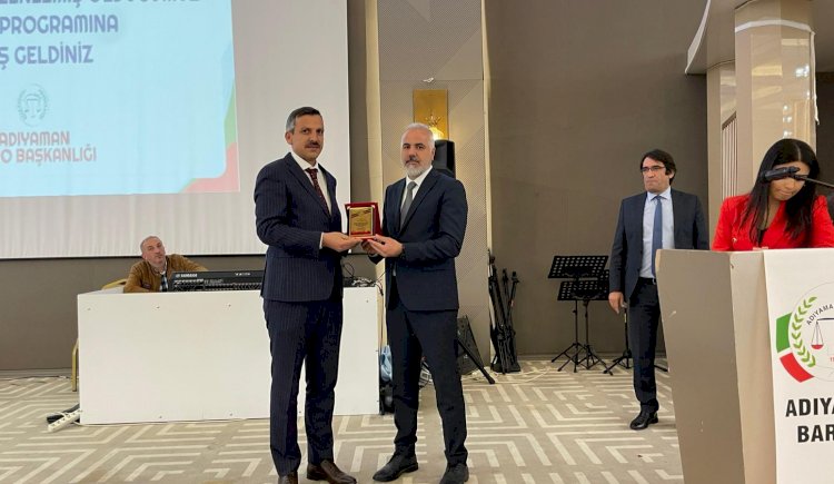 Başkan Toydaş’a plaket verildi