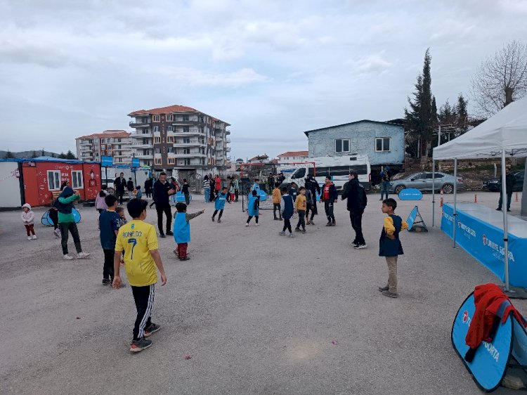 Fatih konteyner kentte çocuk şenliği düzenlendi