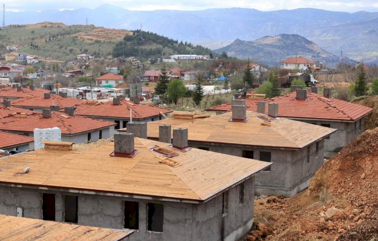 Grevde olduğu belirtilen inşaat işçisi canına kıydı